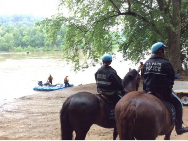 Searching for missing man on banks of Potomac/Credit: Montgomery County Fire Rescue